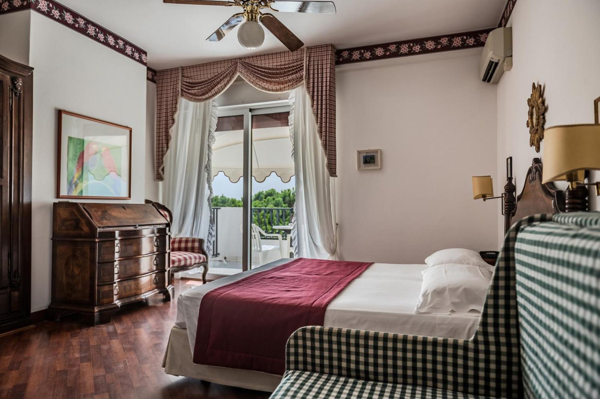 Agora Park 3*