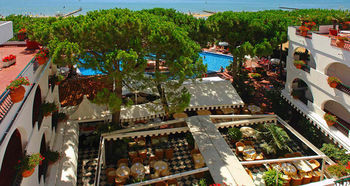 Agora Park 3*