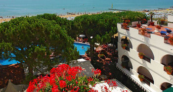 Agora Park 3*